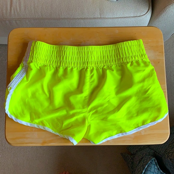Summer shorts - Picture 2 of 2